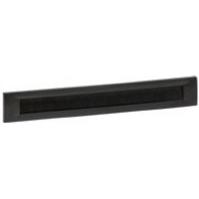 Ввод LEGRAND щёточный 1 U на защелках пластмассовый черный 046528 Ввод LEGRAND щёточный 1 U на защелках пластмассовый черный 046528